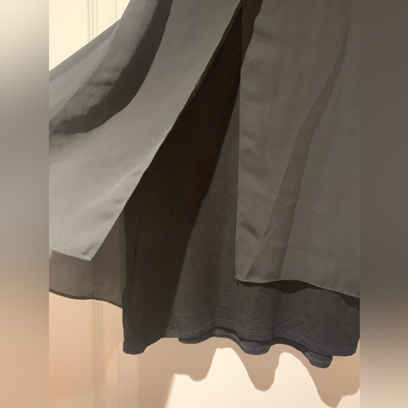 Design Lab black top with slit detail, size M - Picture 4 of 5